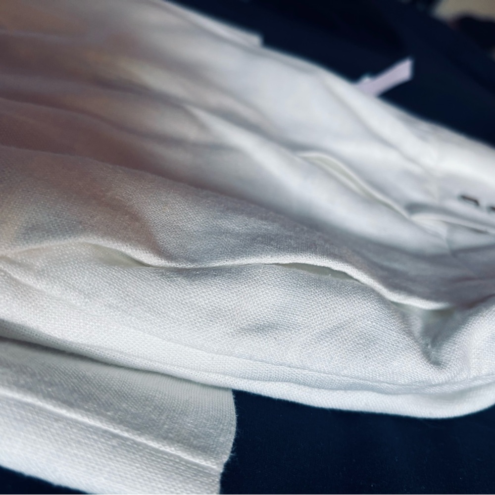 Abercrombie Wide Leg Dress Pant - 00S
White/Cream - Picture 8 of 10